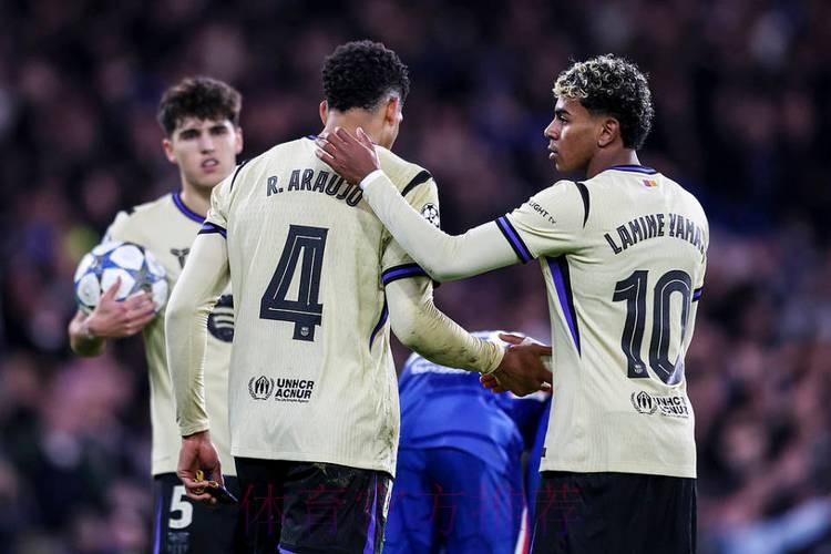 坑惨巴萨?3500万铁卫2年半4次染红!3次致队惨败 球迷怒斥:快滚 坑惨巴萨?3500万铁卫2年半4次染红!3次致队惨败 球迷怒斥:快滚